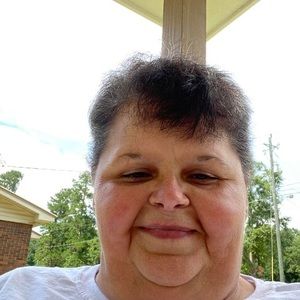 Meet your Posher, Dina